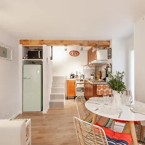 Le Cabanon Du Vieux Port Marseilles